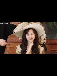 [x]中条あやみ、カメラを見つけ“貴婦人ポーズ”！気品溢れる姿にうっとり 「キリン 午後の紅茶 おいしい無糖」新CM＆メイキング映像公開 - MAGMOE