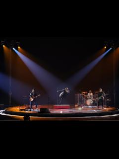 [x]U2's Bono dedicates concert to Israeli victims of Hamas attack