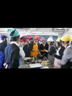 [x]Japanese High School Cooking Class!! - YouTube