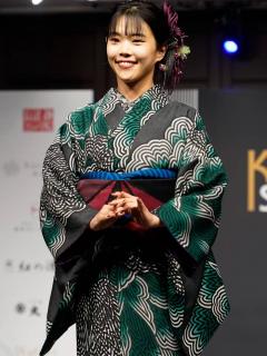 [x]BiSHのアイナ・ジ・エンド、最後のMV撮影で衝撃的な姿に…！→「祝！原点回帰」「過去と今がリンクした瞬間」