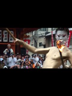 [x]第34回大須大道町人祭「大駱駝艦」in大光院 金粉ショー 3/3 - YouTube