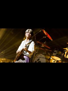 [x]Mrs. GREEN APPLEの新作『ANTENNA』から紐解く、若井滉斗のユーモア溢れるギター・プレイ | ギター・マガジンWEB ...