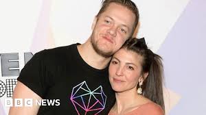 Imagine Dragons: How a text saved singer Dan Reynolds' marriage